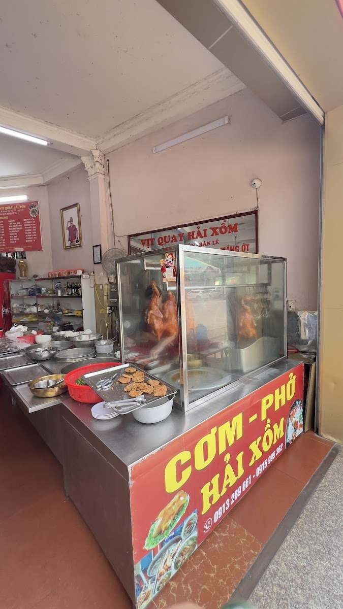 Quầy Cơm - Phở Hải Xồm cùng tủ kính vịt quay